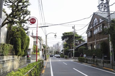 Tokyo 'nun canlı Meguro-ku bölgesinin sokak manzarası, Japonya 