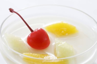 Taze meyveleri yakın