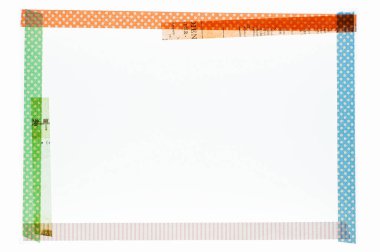 Cetvelli bir kağıt parçası.