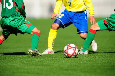 Futbol maçı yeşille.