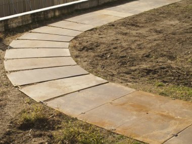  Bahçedeki küçük patika 