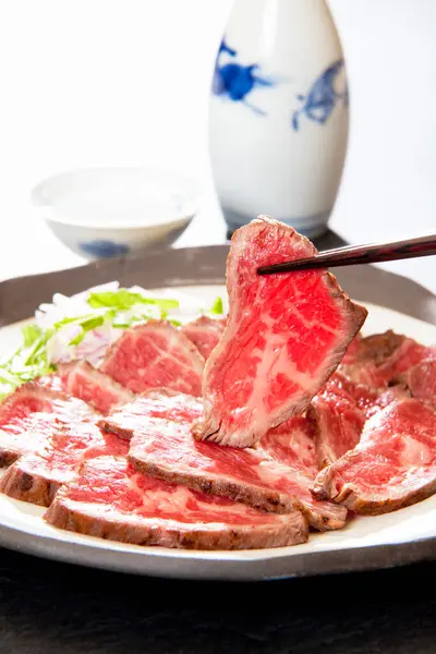 Plato Carne Kobe Rodajas Con Palillos Fondo Cerca —  Fotos de Stock