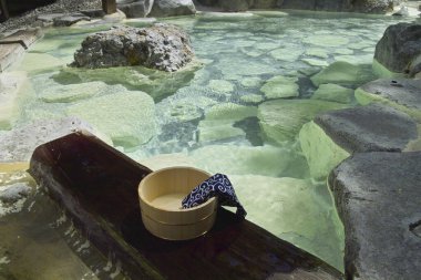 Ulusal parktaki kaplıcaları kapatın. 