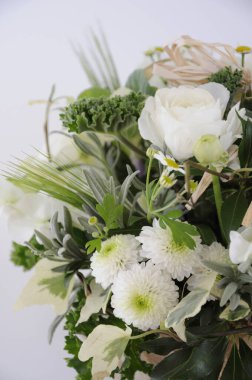 Bir buket taze çiçek, çiçek kompozisyonu. 