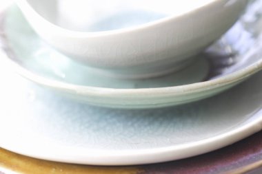 arkaplandaki renkli plakaların görünümünü kapat