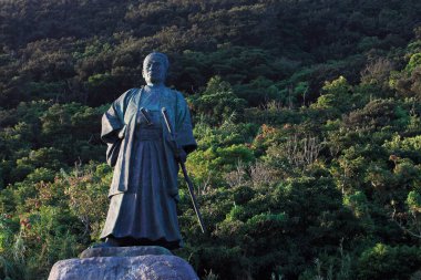 Cape Muroto 'daki Nakaoka Shintar heykeli, Japonya Bakumatsu döneminde bir samuraydı.