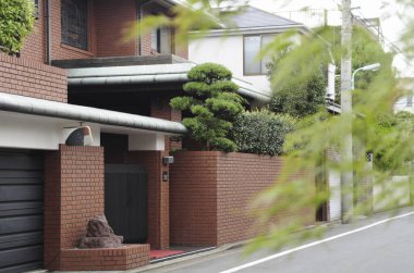Chojamaru 'nun mimarisi, Kamiosaki olarak da bilinir, Tokyo Shinagawa' da özel bir yerleşim alanıdır..