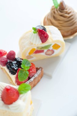 Taze dutlu çeşitli lezzetli kekler. Tatlı tatlılar