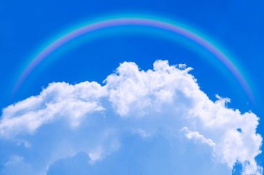 Mavi gökyüzü ve beyaz bulut