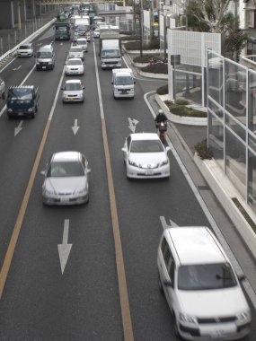 Japonya 'daki 43. Otoyol' da trafik.