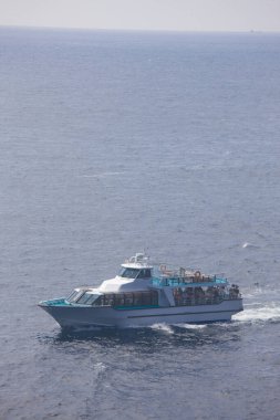 Denizde hareket eden geminin görüntüsü