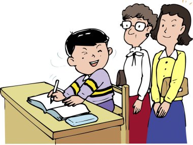 Gülümseyen çocuk masada iki kadının yanında yazıyor.