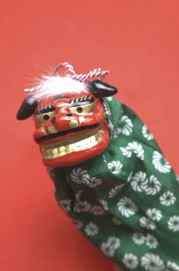 Korkunç Japon şeytan maskesi, yaklaşın.