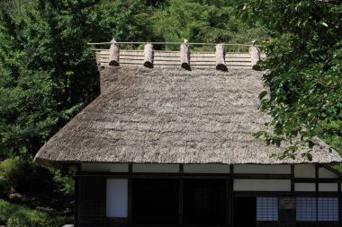 Geleneksel Japon evinin çatısı, Japonya