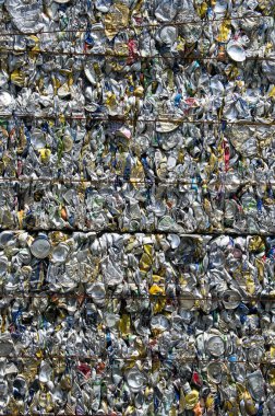 Basınçlı metal geri dönüşüm atığı. Atıkların geri dönüşümü.