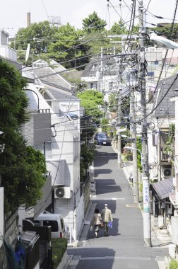 Tokyo 'nun canlı Meguro-ku bölgesinin sokak manzarası, Japonya 