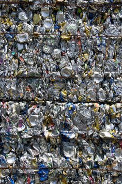 Basınçlı metal geri dönüşüm atığı. Atıkların geri dönüşümü.