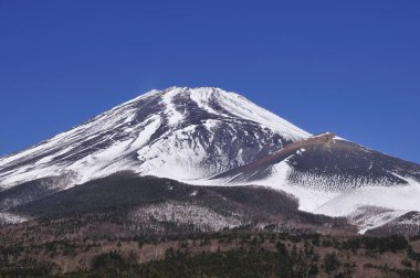 Japonya 'daki Fuji Dağı' nın güzel manzarası 
