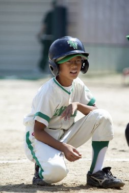 Japon erkek atıcı beysbol oynuyor, küçükler ligi.
