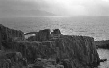 Kayalıklı güzel deniz manzarası    