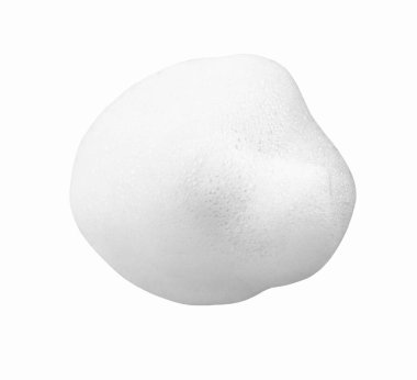 Beyaz arkaplanda izole edilmiş tek beyaz stiroköpük topu