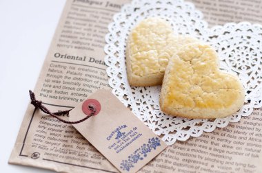 Kalp şeklindeki kurabiyeleri kapat