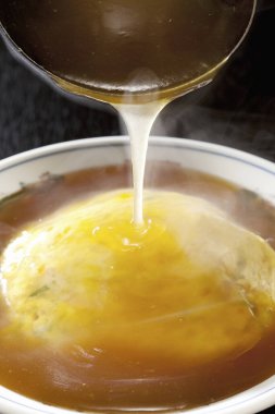 Lezzetli bir Asya yemeğine yakından bakın.