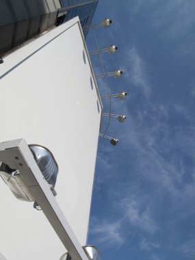 Billboard 'un spot ışığı gökyüzü arkaplanı