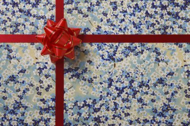 Yay ve tatil desenli hediye kutusu arkaplanı 