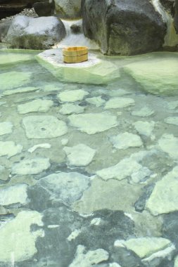 Ulusal parktaki kaplıcaları kapatın. 