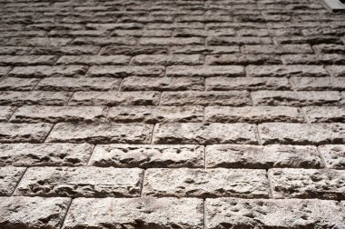 Şehrin eski tuğla duvarı, kapatın.