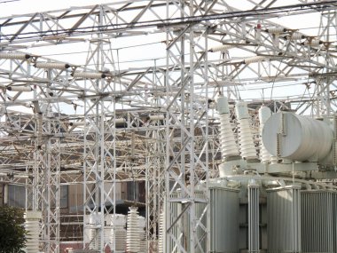 Elektrik santrali, elektrik nakil hatları            
