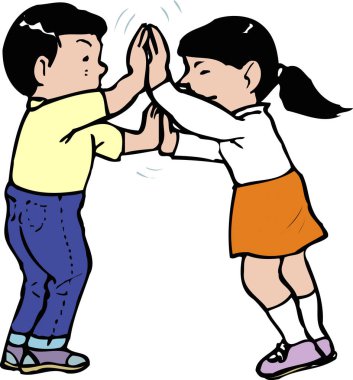 İki gülümseyen çocuk el çırpma oyunu oynuyor.