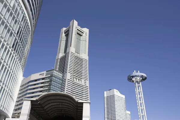 Bâtiments Hauts Brillants Tokyo Sous Ciel Bleu Vif — Photo