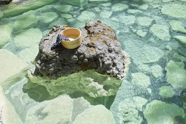 Ulusal parktaki kaplıcaları kapatın. 