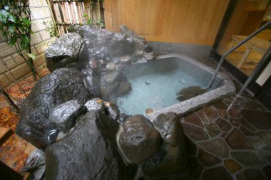 Spa merkezinde bir banyo manzarası.