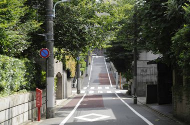 Yol işaretlerinin gündüz çekimleri