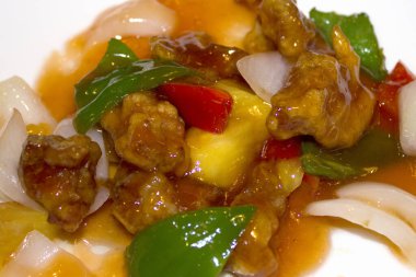 Lezzetli Asya mutfağı yerel bir lokantada fotoğraflandı.