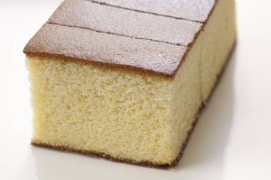 Dilimlenmiş Japon hamur işiyle yakın plan.  