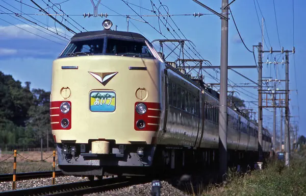 Asya Köyü 'nde gündüz vakti Demiryolu Taşımacılığı 