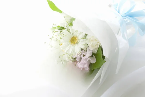 배경에 결혼식 꽃다발의 클로즈업 — 스톡 사진