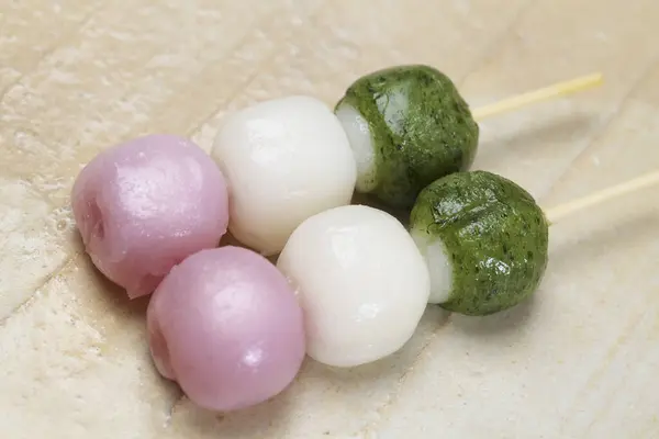 日本のおいしいダンゴ 甘い食べ物 — ストック写真