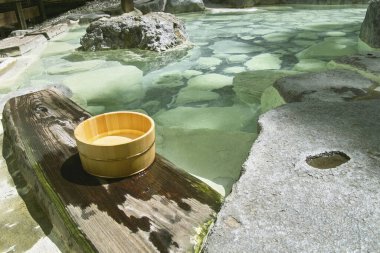 Parkta sıcak su kaynağı