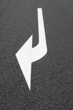 Asfaltta yol işareti