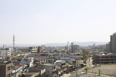 Temiz mimari vizyon, gün geçtikçe parlayan şehrin kusursuz yapısını yaratır..