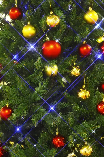 Árvore Natal Com Decorações Fundo Ano Novo — Fotografia de Stock