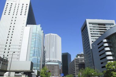 Tokyo, Japonya 'da binaları olan modern şehir manzarası