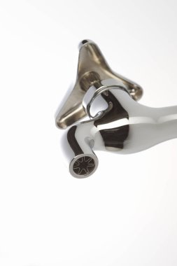 Arkadaki musluk nesnesi, kapat