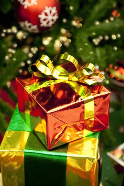Bela Árvore Natal Com Presentes Fundo Natal Com Decorações Natal — Fotografia de Stock