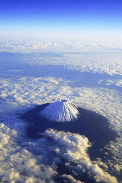 mt. Fuji mavi gökyüzü, bulut ve kar, Japonya